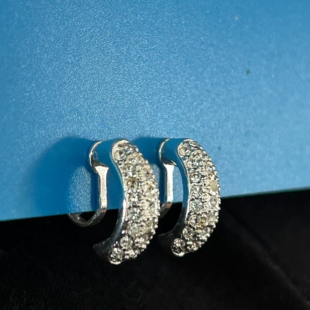 Vintage ROMAN Signed Clear Rhinestones Silver Tone Half Hoop Clip Earrings - Picture 3 of 9